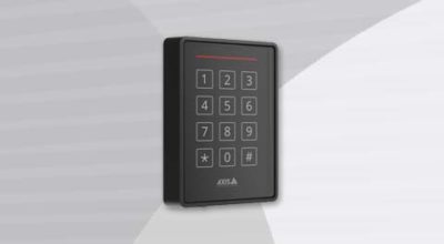 AXIS A4120-E Reader with Keypad front-right view.